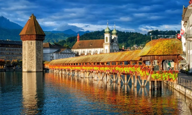 10 Tempat Wisata di Zurich, Swiss yang Paling Hits