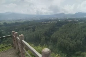 Tebing Keraton, Menikmati Panorama Alam Eksotis dari Ketinggian di Bandung Barat