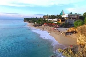 Pantai Dreamland Bali, Liburan Seru dengan Keindahan Alam dan Aktivitas Menarik