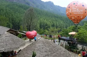 The Lodge Maribaya, Tempat Menyatu dengan Alam dan Wahana Seru di Bandung